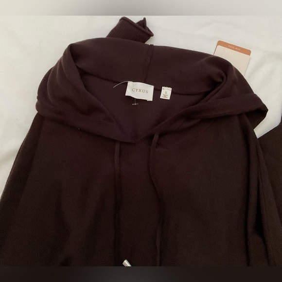 Cyrus Brown Crew Neck Sweater Soft Knitted - Picture 3 of 4